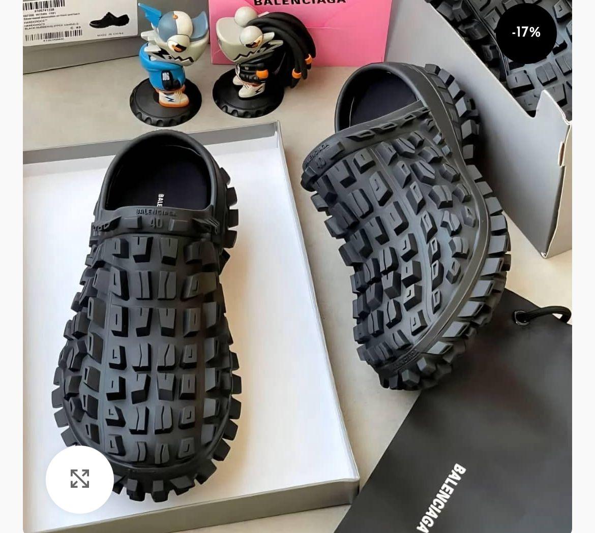 Balenciaga Bouncer Clogs black